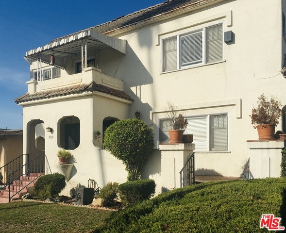 2319 Hillcrest Dr, Los Angeles, CA 90016 - photo 1