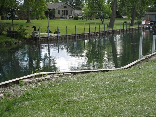 Canal front with steel seawall
