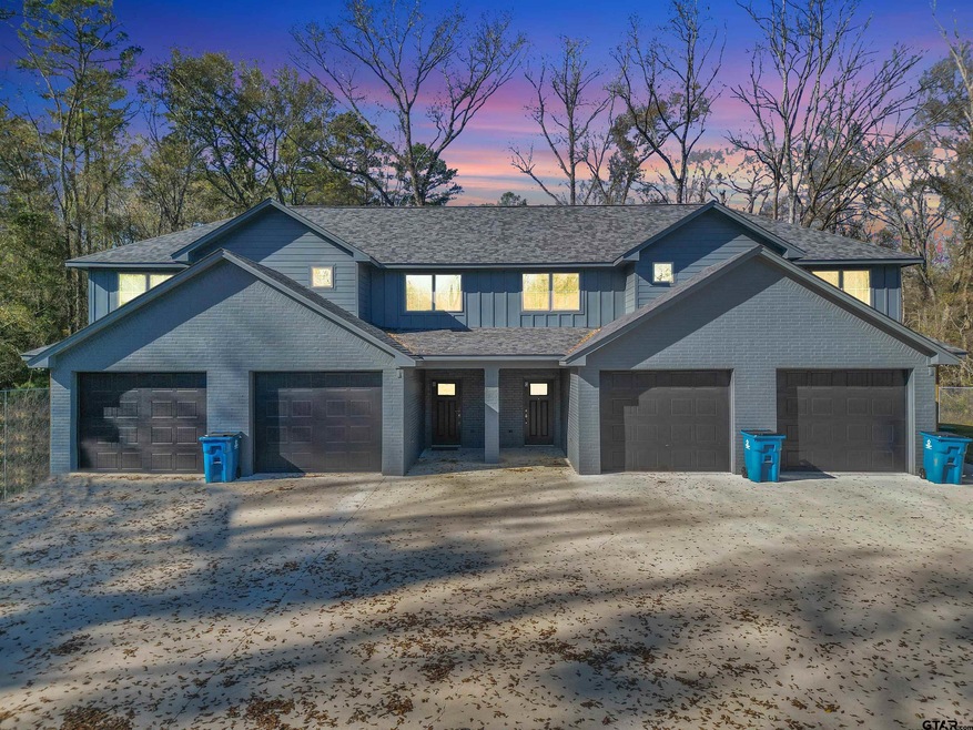 For Sale $875,900 • Co-Listing Agent