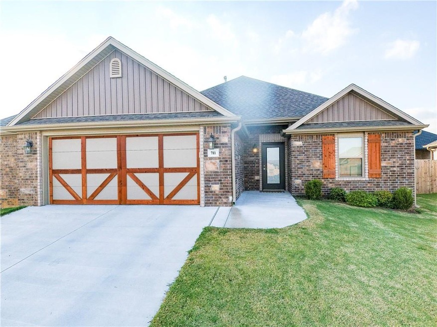 711 Captain Hopkins St, Prairie Grove, AR 72753 - photo 1