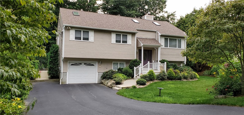 1 Ivy Hollow Ct, Cranston, RI 02921 - photo 1