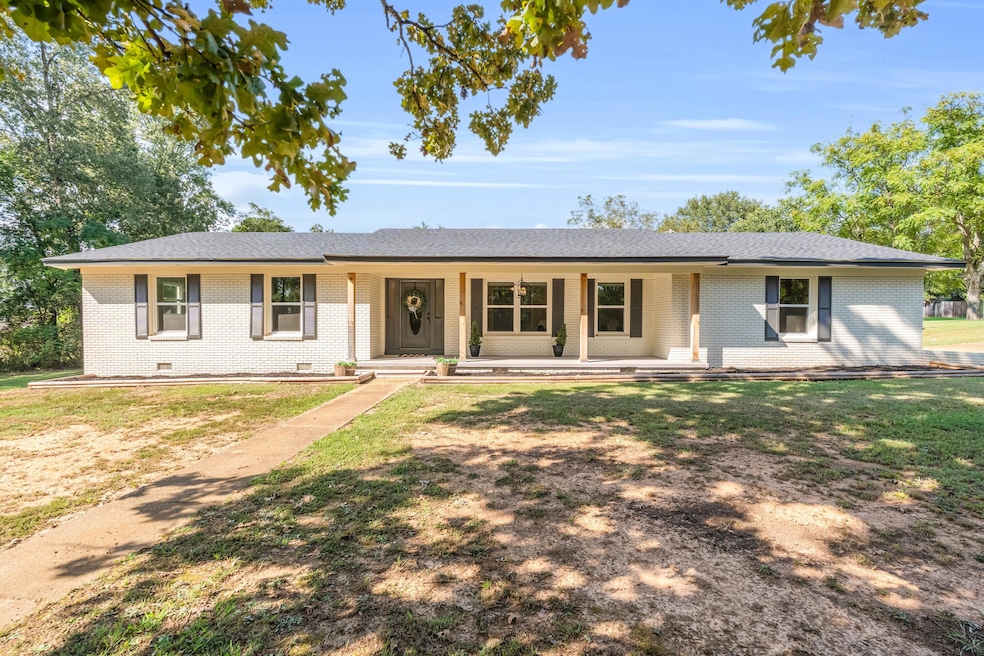 127 E Cherry St, Columbus, MS 39702 - photo 1