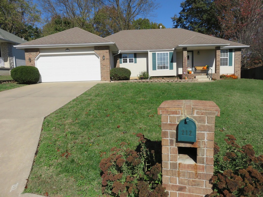 212 Shady Acres Cir, Nixa, MO 65714 - photo 1