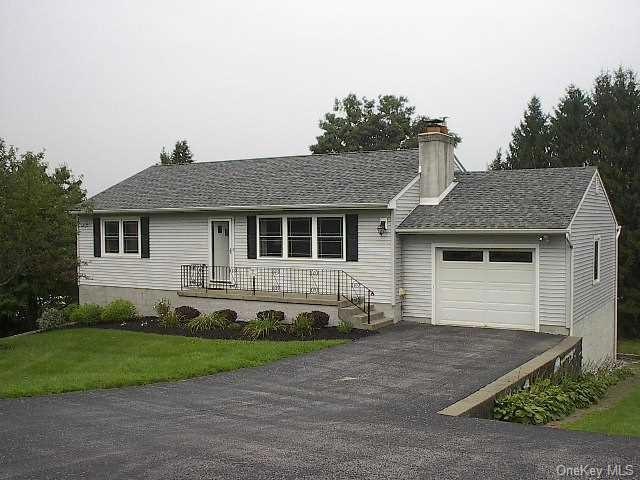 37 Edgewood Dr, Poughkeepsie, NY 12603 - photo 1