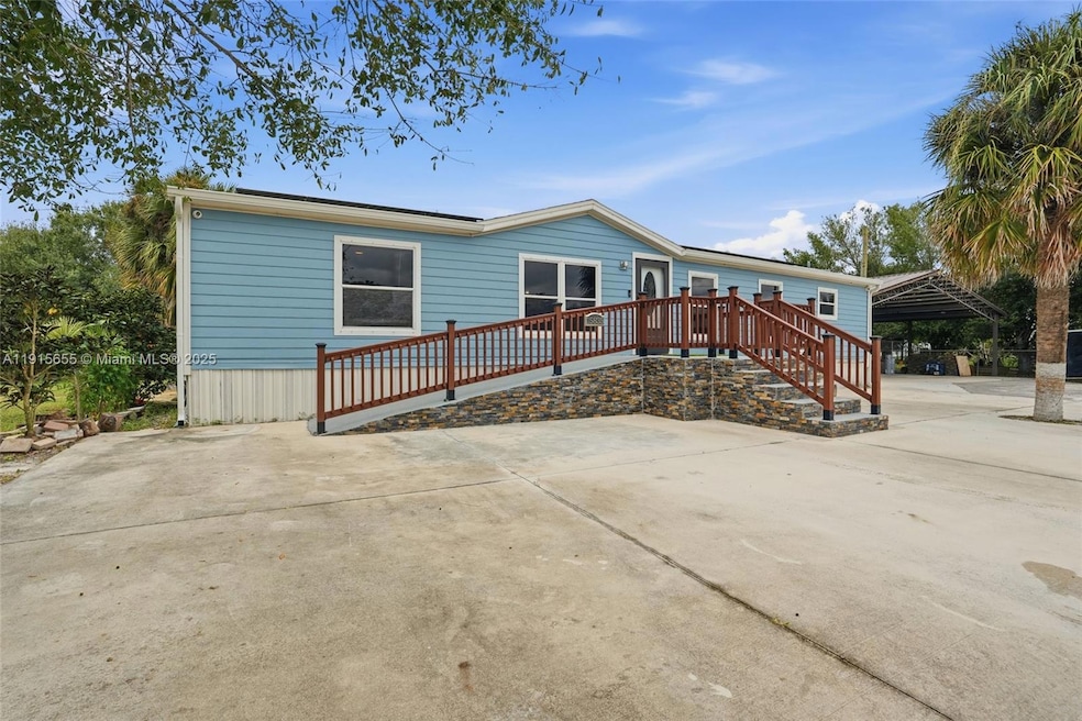 15835 Kaloacoochee St, La Belle, FL 33935 - photo 1