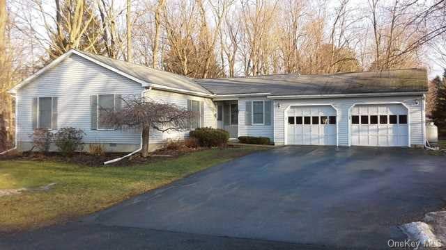 19 Benner Rd, Red Hook, NY 12571 - photo 1