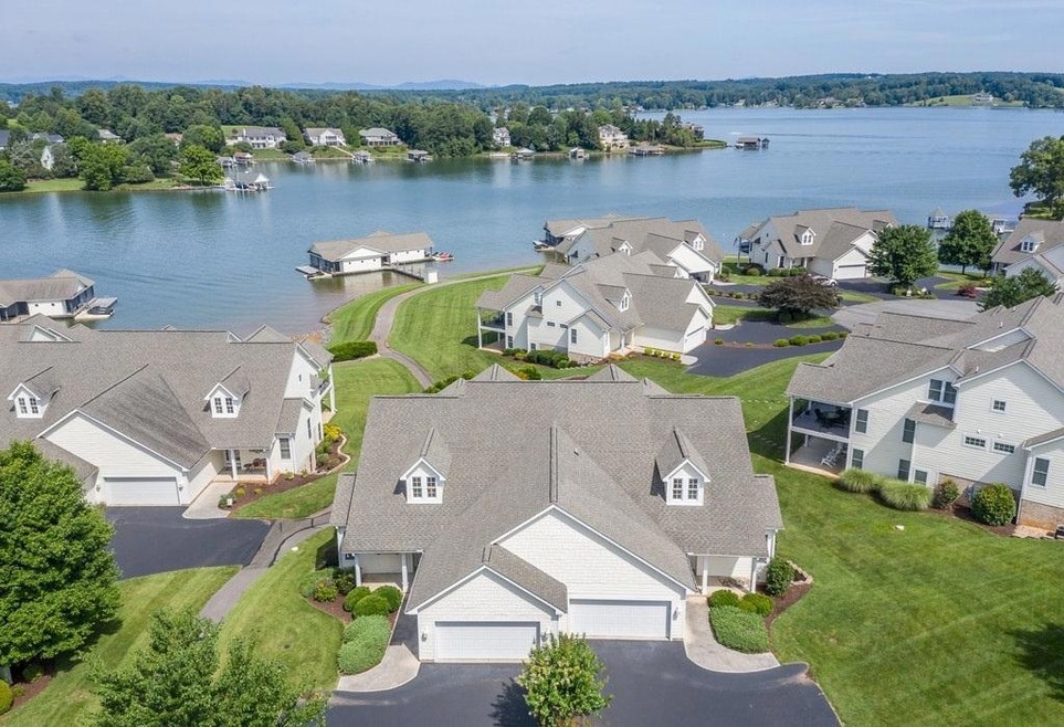 Beautiful Lake Home