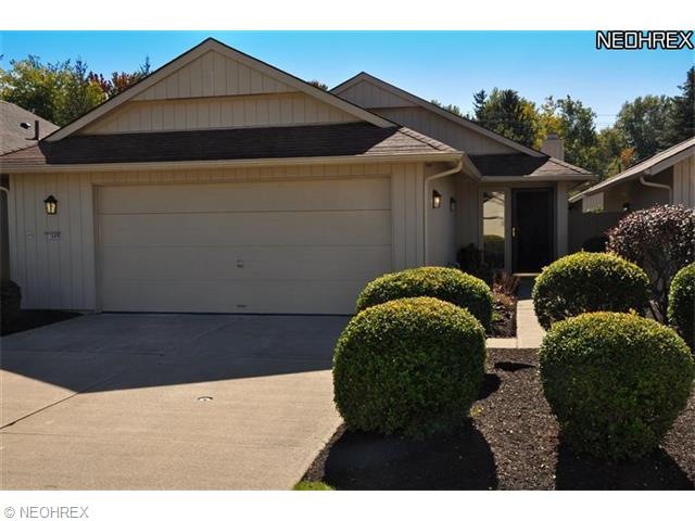 WOW!  Just look inside!!!! 21649 Oak Bark Trail, Strongsville, Ohio