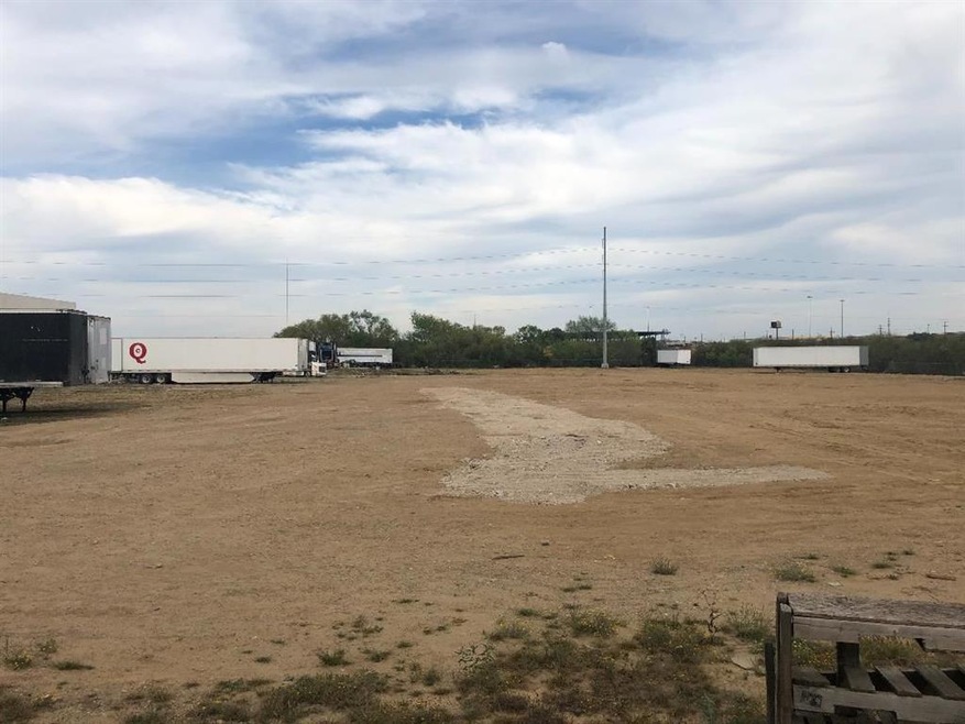 11901 Hayter Rd, Laredo, TX 78045 - photo 1