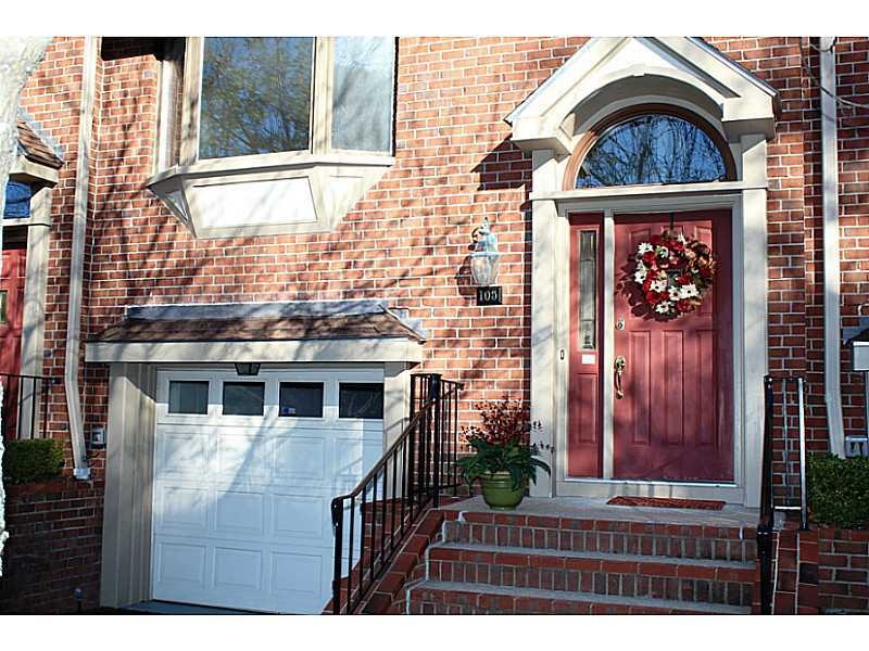 105 Dean Ridge Ct unit 105, Cranston, RI 02920 - photo 1
