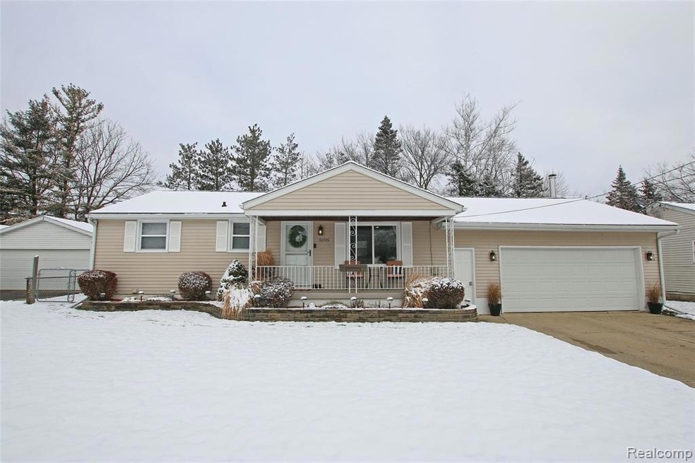 5095 Marilyn Dr, Flint, MI 48506 - photo 1