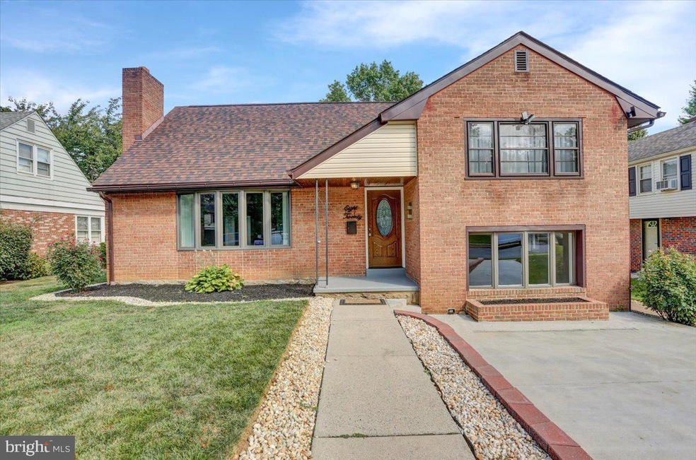 820 Warren St, Reading, PA 19601 - photo 1