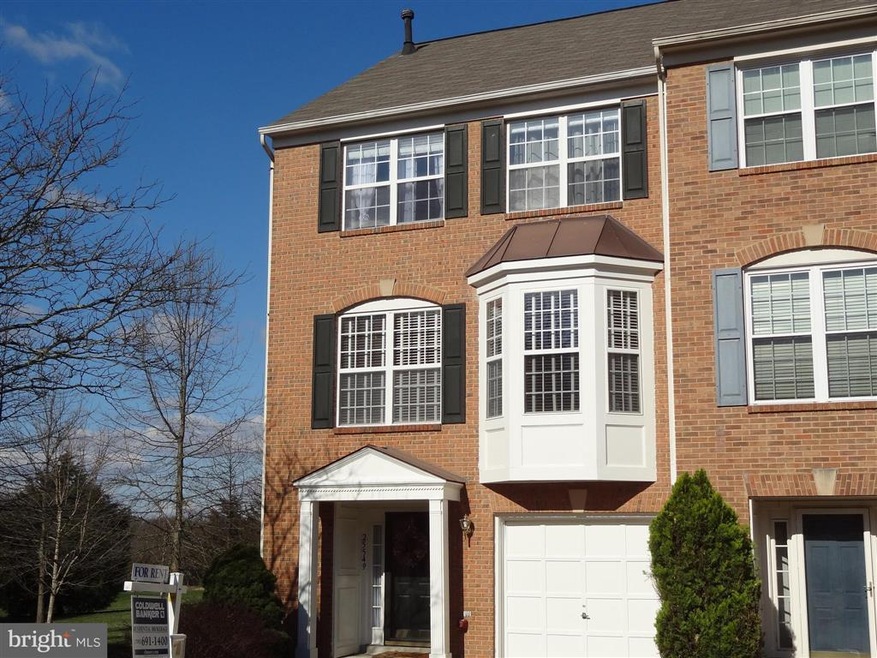 25549 Gwynneth Square, Chantilly, VA 20152 - photo 1