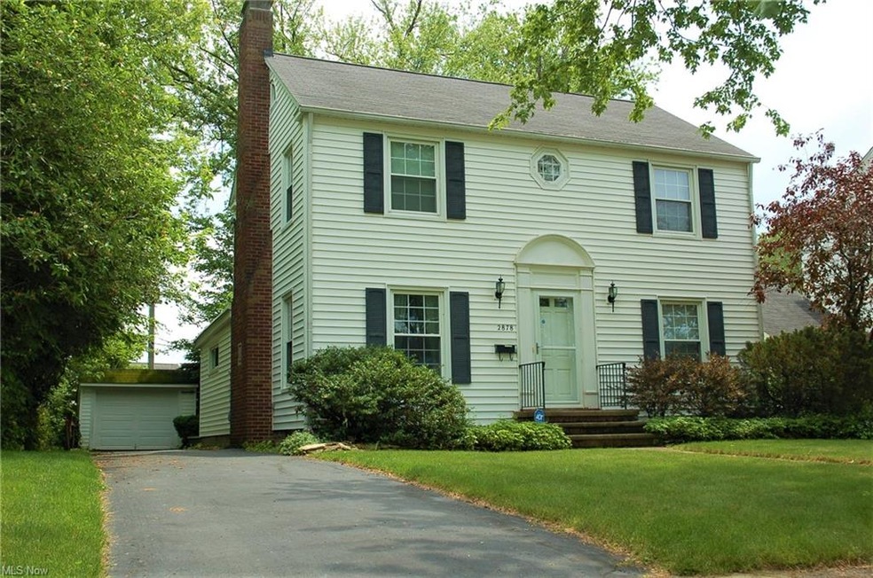 STATELY COLONIAL, FABULOUS CURB APPEAL-GREAT NEIGH