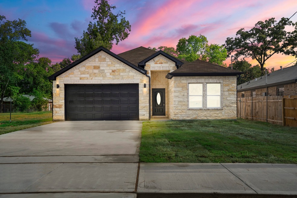 5909 Senior St, Houston, TX 77016 - photo 1