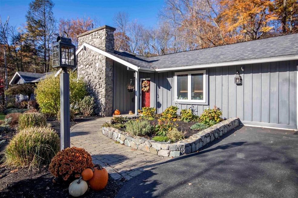 7 Gordon Dr, Londonderry, NH 03053 - photo 1