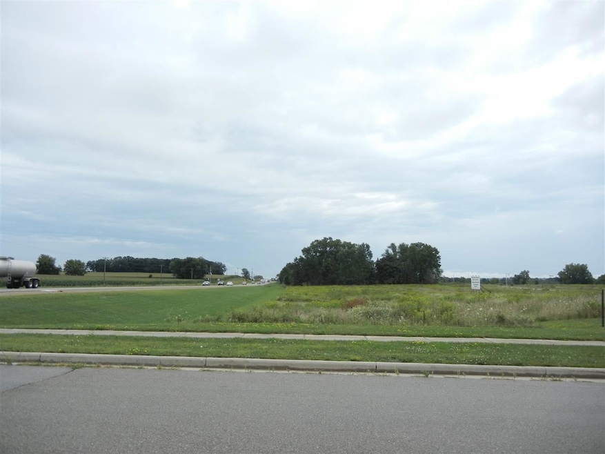 L4 Liuna Way, Burke, WI 53532 - photo 1