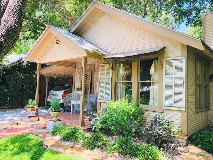 306 Cottonwood St, Fredericksburg, TX 78624 - photo 1