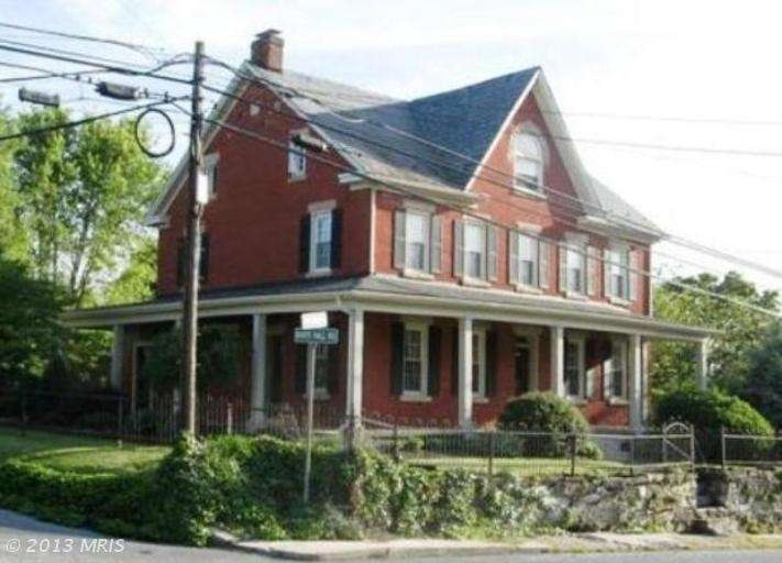 21045 Twin Springs Dr, Smithsburg, MD 21783 - photo 1