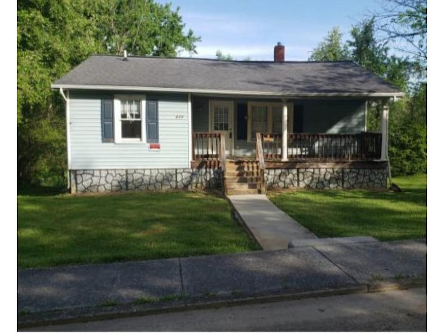 411 Orleans St, Johnson City, TN 37601 - photo 1