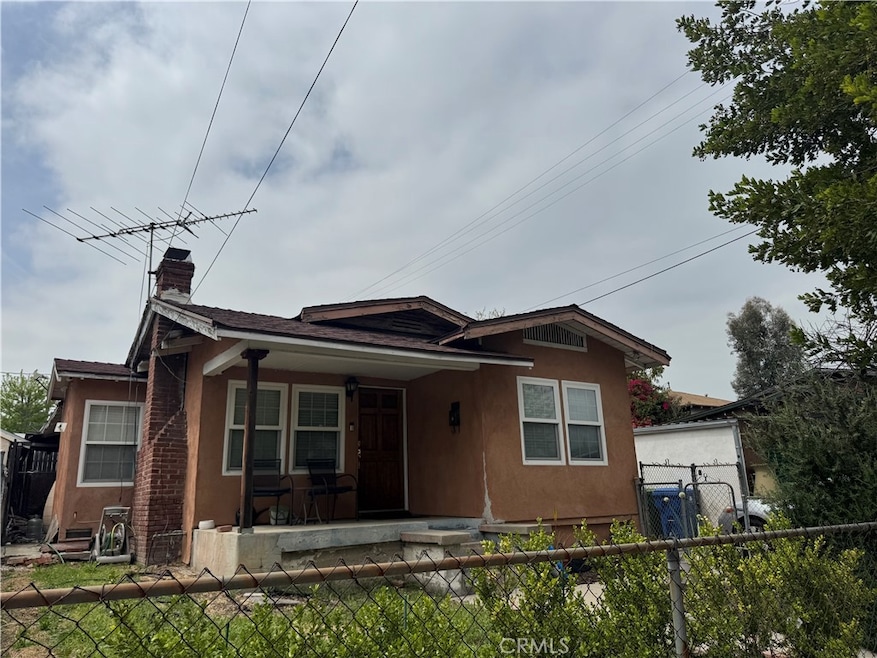 Under Contract $899,000