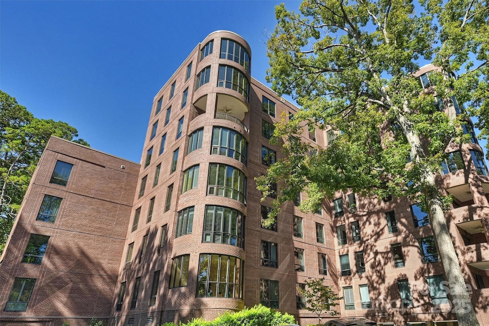 924 Cherokee Rd unit F2, Charlotte, NC 28207 - photo 1