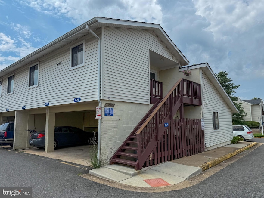 9327 Woodlea Ct unit 207, Manassas, VA 20110 - photo 1