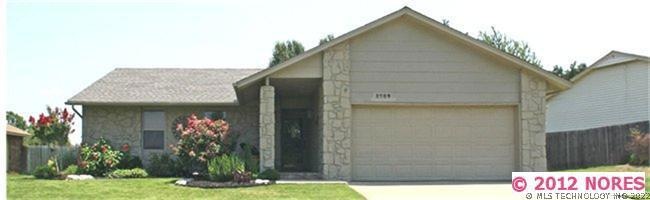 3709 S Sycamore Ave, Broken Arrow, OK 74011 - photo 1