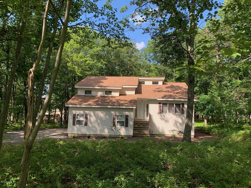 218 Maple Ridge Dr, Hawley, PA 18428 - photo 1