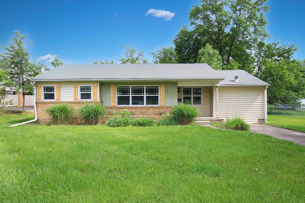 1609 W Broadway, Columbia, MO 65203 - photo 1