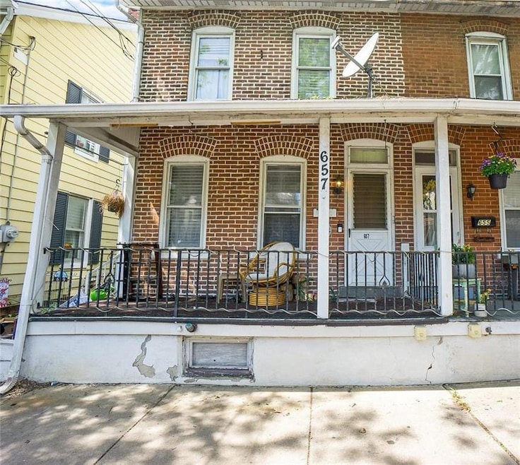 657 Chestnut St, Emmaus, PA 18049 - photo 1