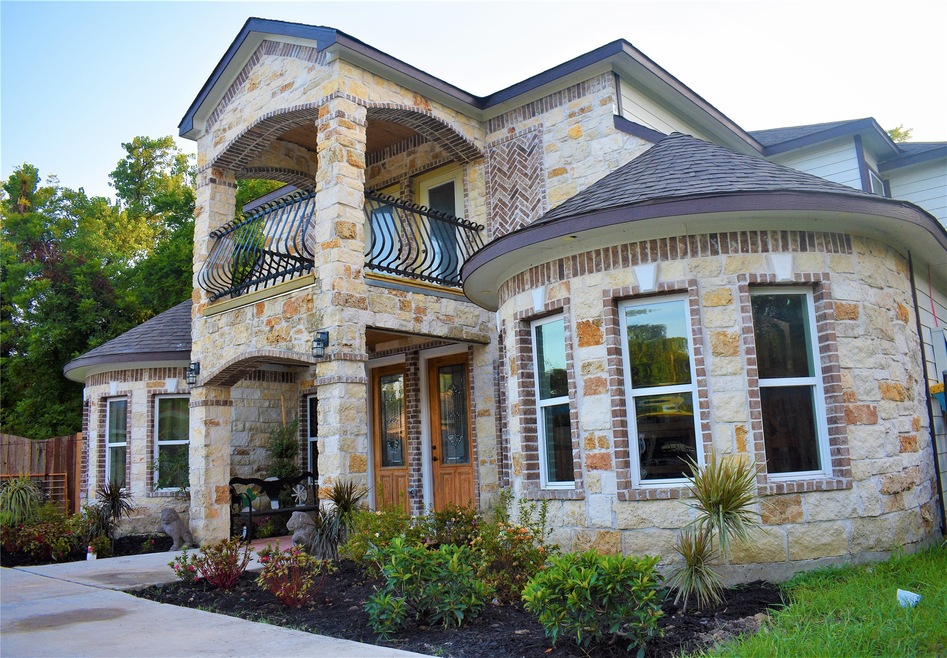 7109 Glass St, Houston, TX 77016 - photo 1