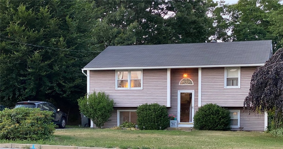 690 Arnold Rd, Coventry, RI 02816 - photo 1