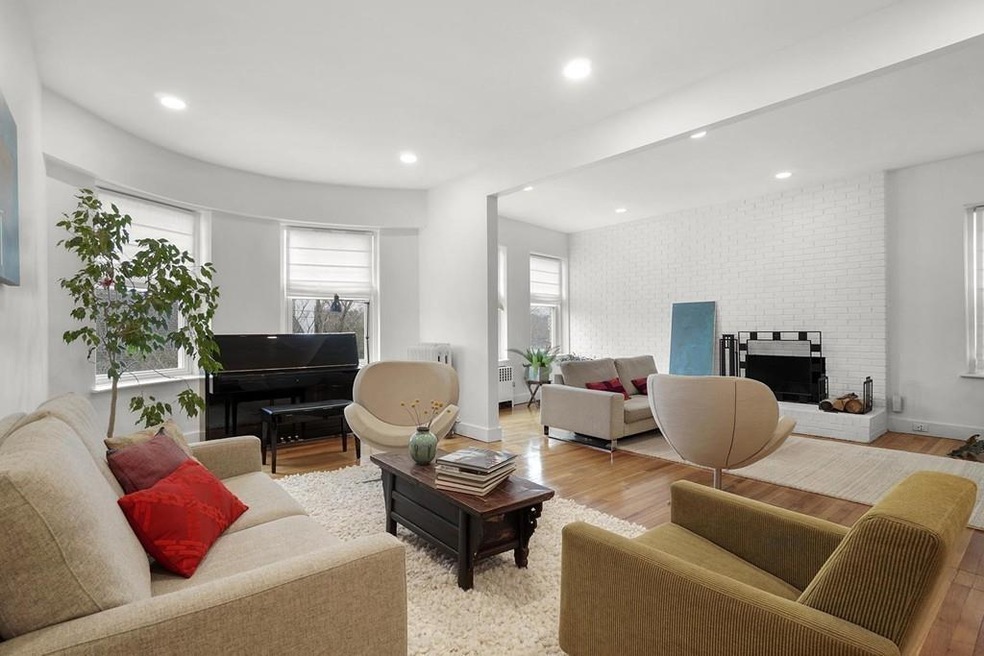 285 Tappan St, Brookline, MA 02445 - photo 1