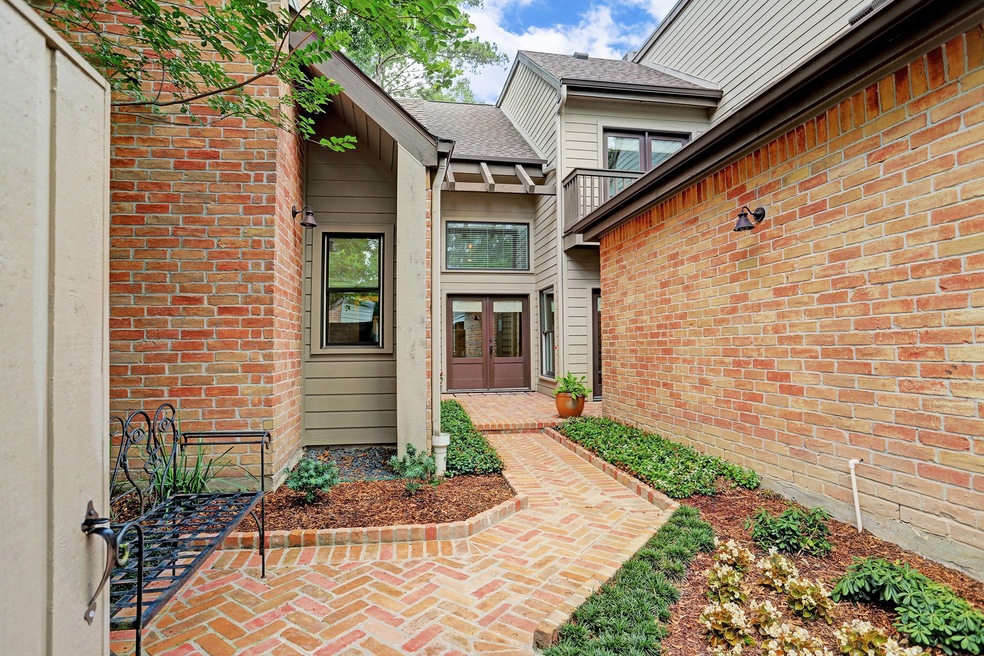 330 Sugarberry Cir, Houston, TX 77024 - photo 1