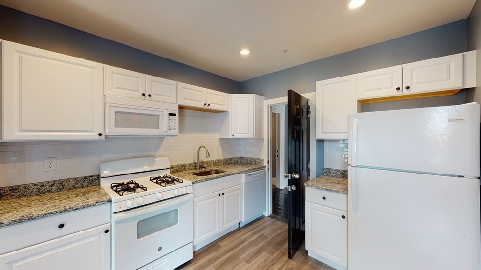 111 Summer St unit 4, Haverhill, MA 01830 - photo 1