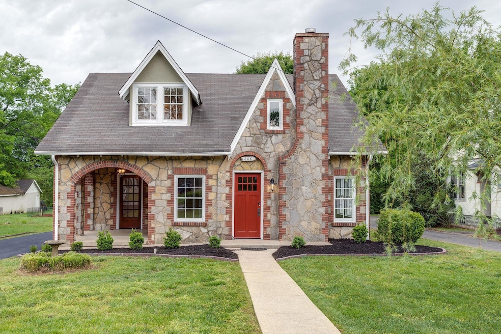 608 S Brittain St, Shelbyville, TN 37160 - photo 1