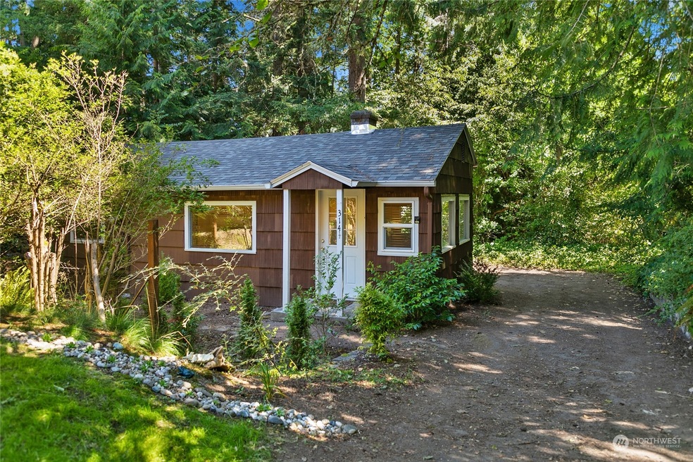 Welcome home! Move right in to this 1-bedroom rambler featuring a newer roof. Enjoy the convenience of nearby shopping, restaurants, parks, and easy access to all 3 bases.