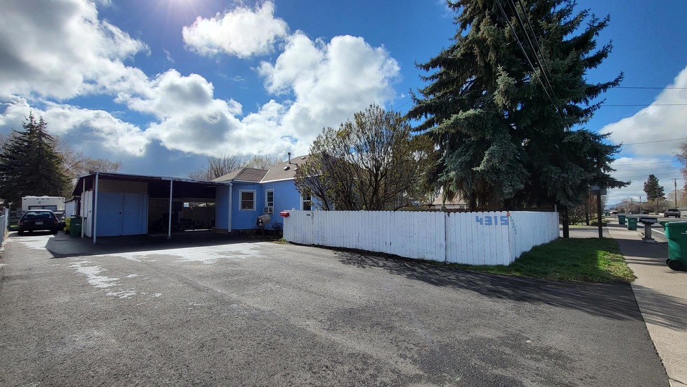 4315 Summers Ln, Klamath Falls, OR 97603 - photo 1