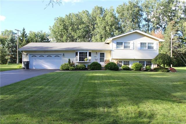 Beautiful 3/4 acre yard