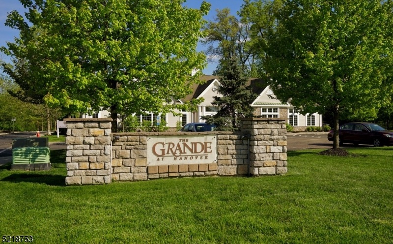 1001 Meadow Brook Ct unit 1001, Whippany, NJ 07981 - photo 1