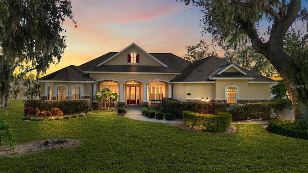 827 John Cressler Dr, Seffner, FL 33584 - photo 1