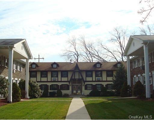 23 Normandy Village unit 5, Nanuet, NY 10954 - photo 1