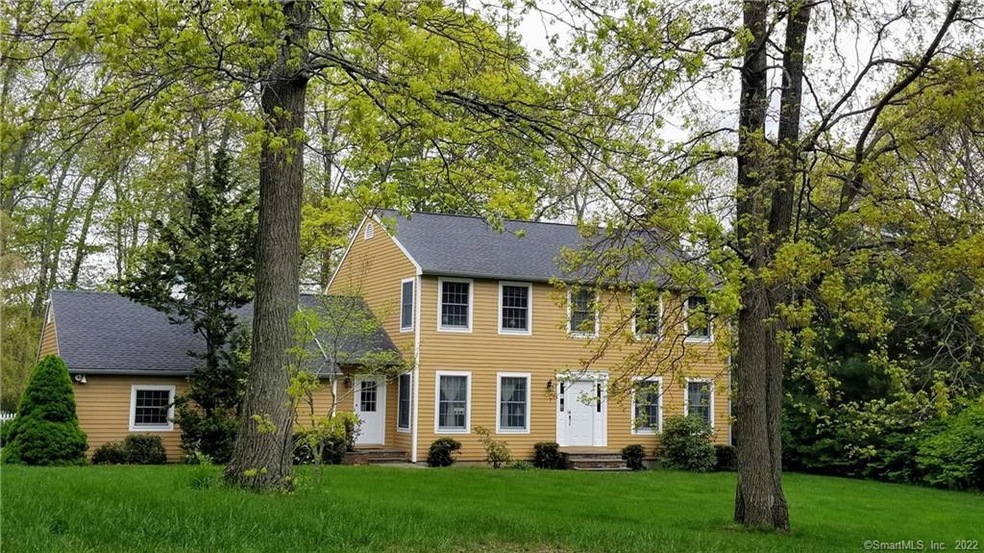 15 Canterbury Ln, Pawcatuck, CT 06379 - photo 1