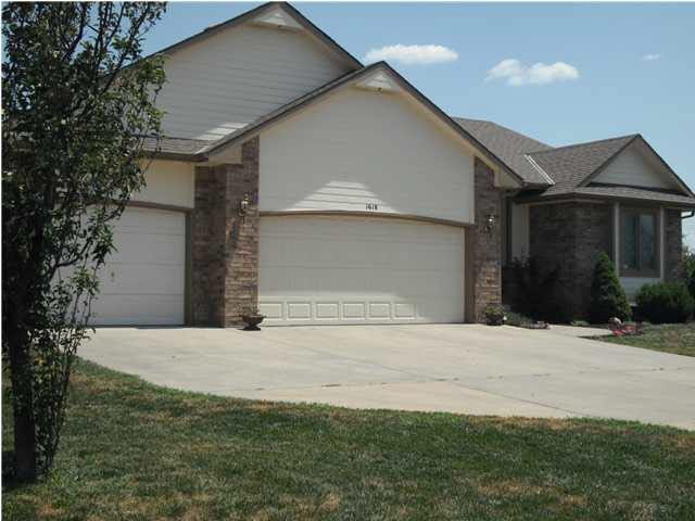 BE SURE TO CHECK OUT THE VIRTUAL TOUR TOO!