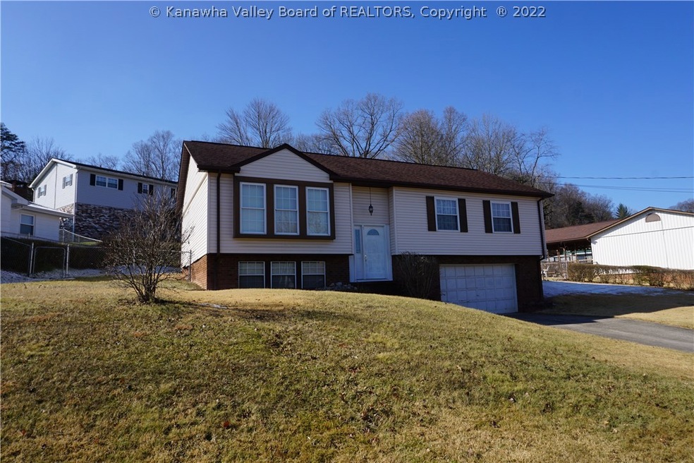 203 Pine Cir, Dunbar, WV 25064 - photo 1