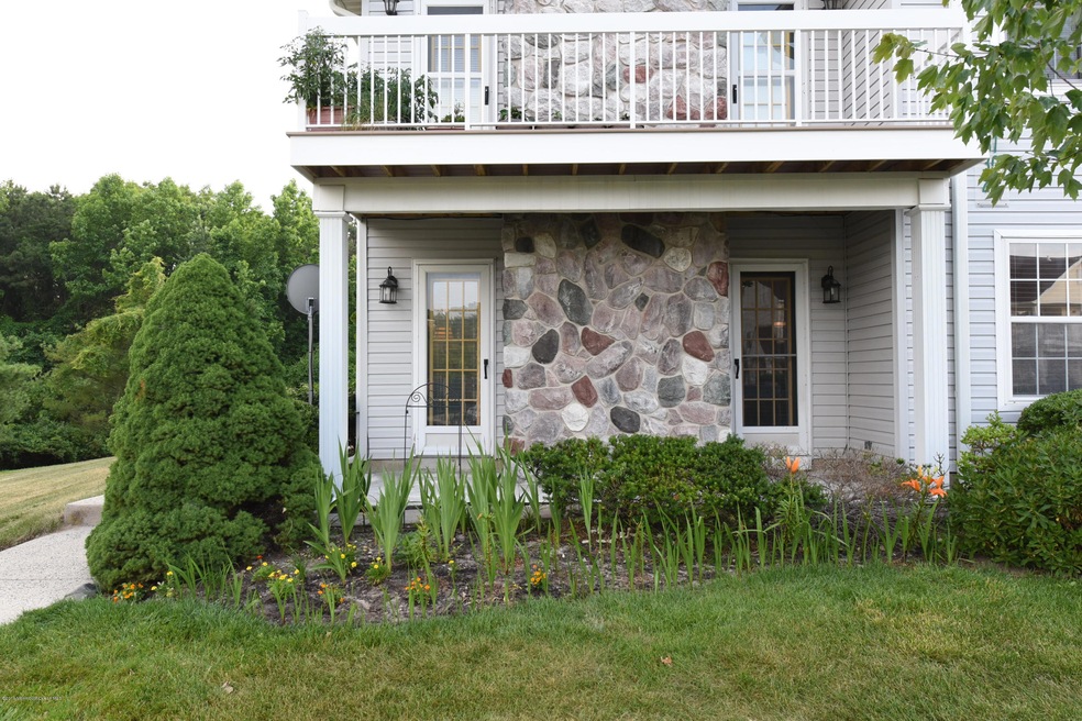 29 Des Moines Ct, Tinton Falls, NJ 07712 - photo 1