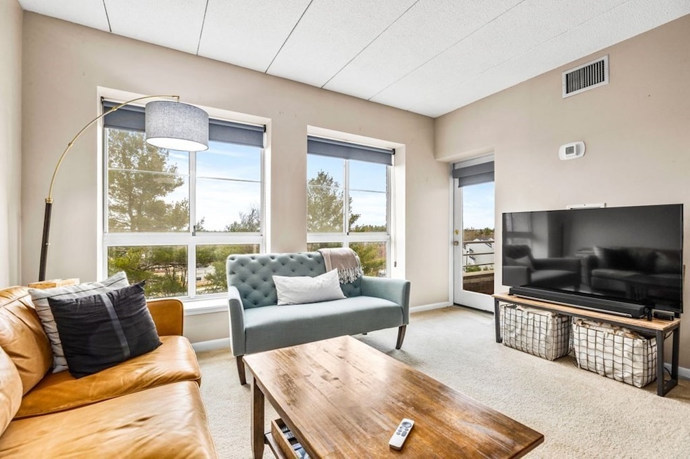 Hingham Woods unit 405, South Weymouth, MA 02190 - photo 1