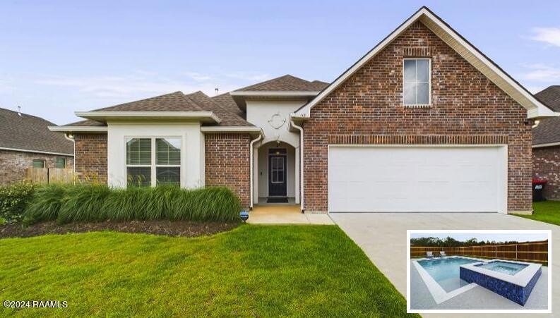 Front w/ pool