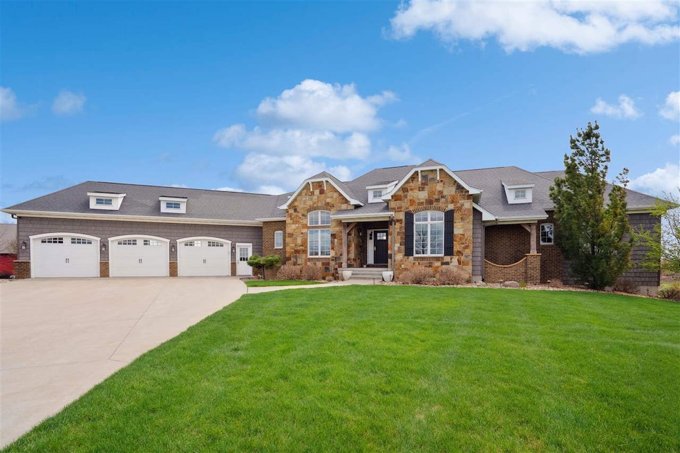 2492 55th St, Vinton, IA 52349 - photo 1